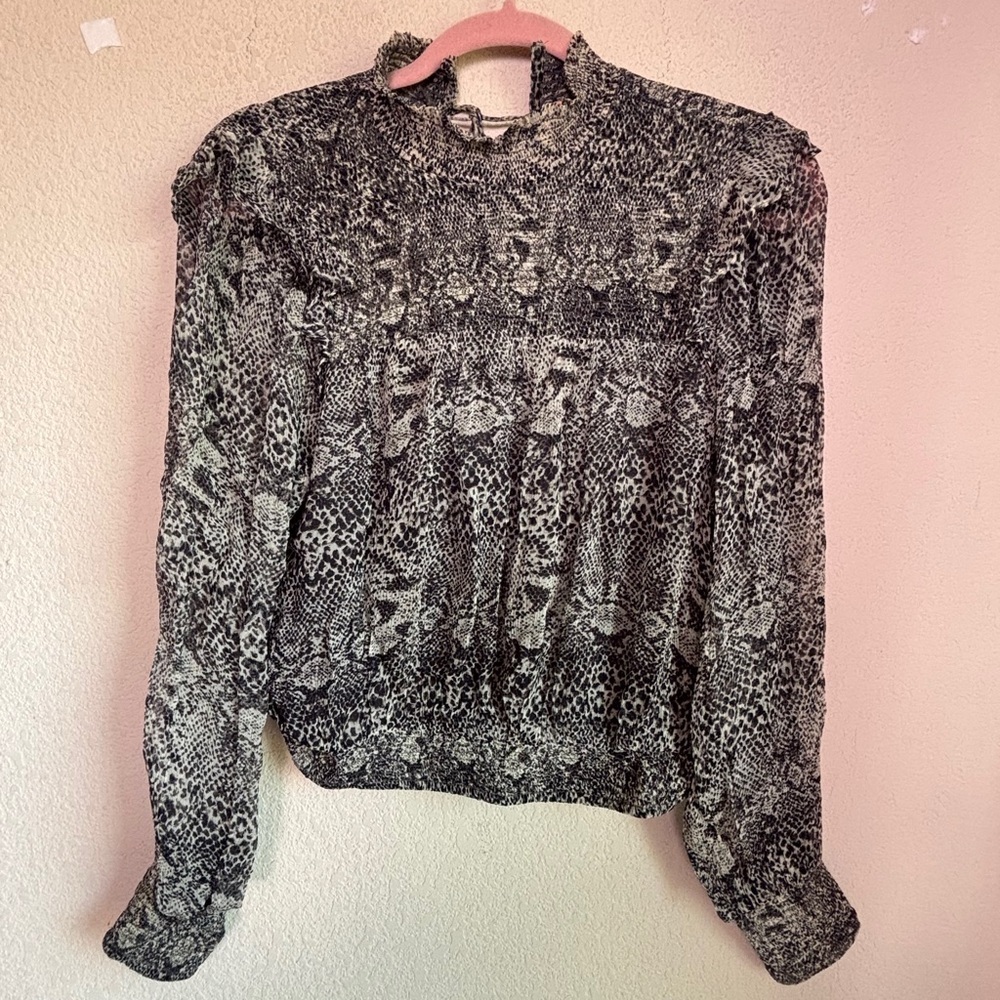 Free People Roma Gray Snake Print Smocked Crepe High Neck Ruffle Sleeve Blouse S - Picture 3 of 14